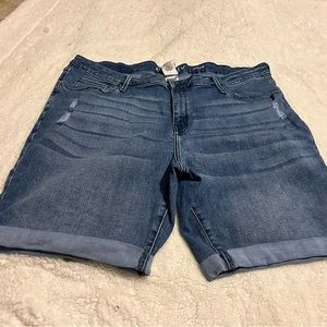 Bermuda plus size shorts